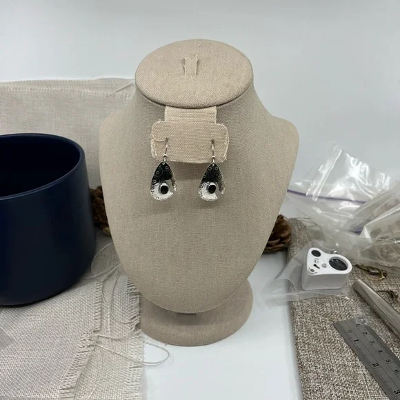 90's Vintage Sterling Silver Teardrop Dangle Earrings with Black Onyx Stone - Picture 14 of 15